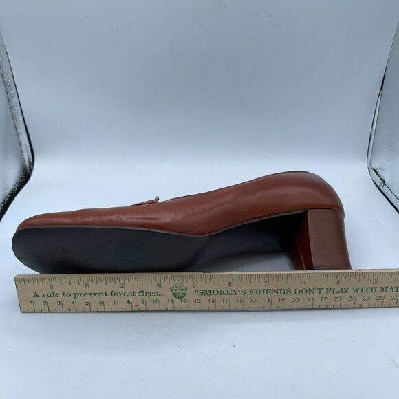 Vintage Softaires 70's Brown Round Toe Pumps 9 - Picture 13 of 13